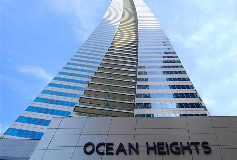 1 Bed Apartment With Sea View, Pool, Gym & Free Parking In Dubai Marina Buitenkant foto